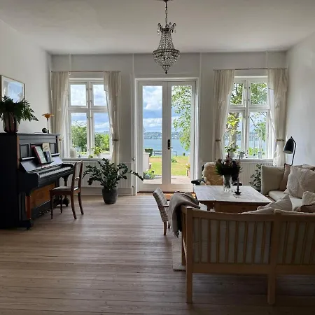 Bondegård Med Havudsigt * Kolding